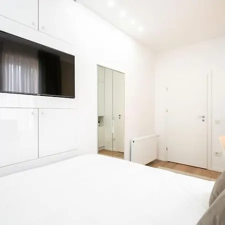 Garsonieră Ultracentrală Lângă Parcul Cișmigiu *